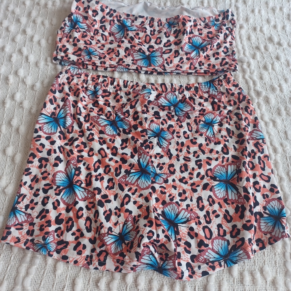 Shein Leopard & Butterfly Print Crop Tube Top & Biker Shorts - Picture 3 of 6